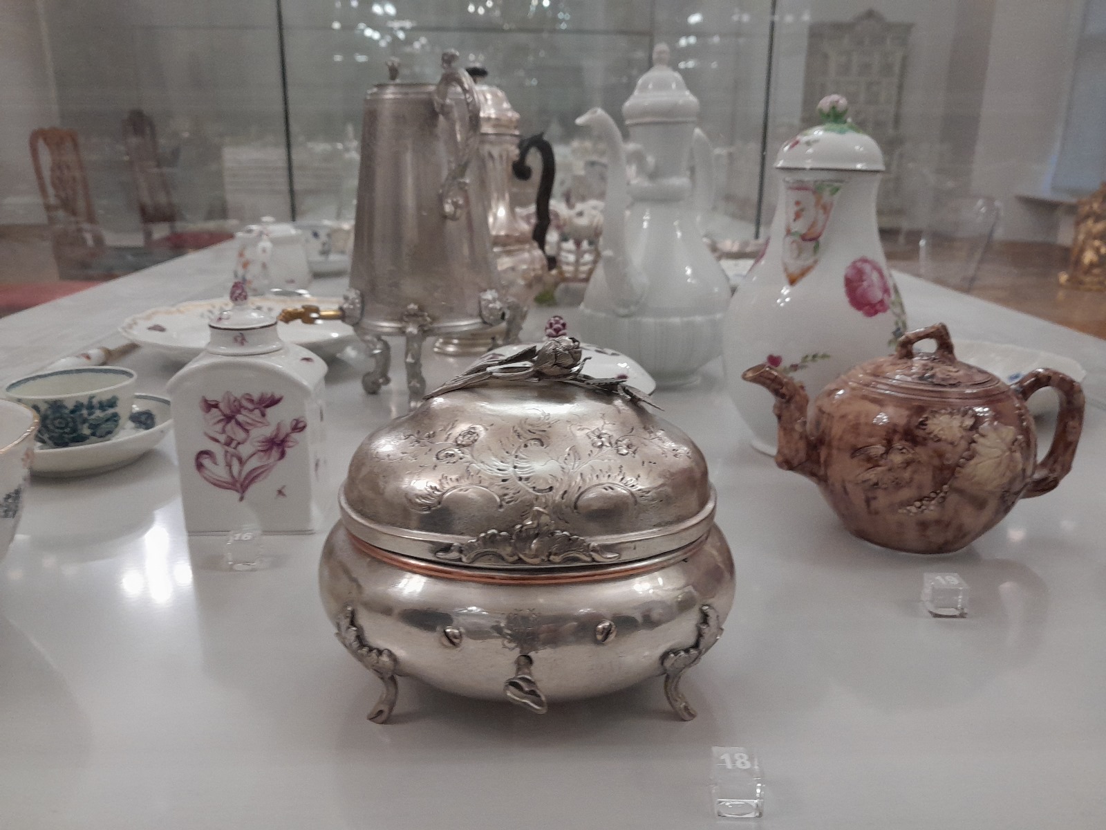 Niezwykłe życie zwykłych przedmiotów